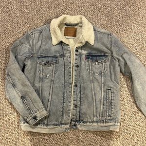 Never worn Levi’s premium shearling lined denim jacket